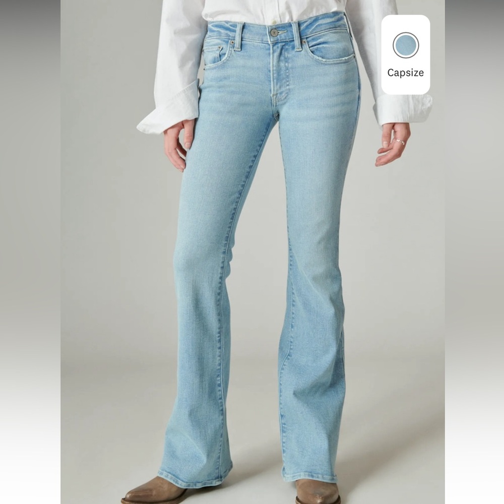 Lucky Brand Mid Rise Sweet Flare Jeans Excellent Condition! 32 x 32 Size 14